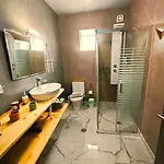 Apartament River House